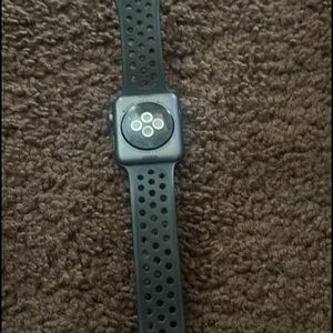 Like new, does not come with charger or accessories. Shipping not included.